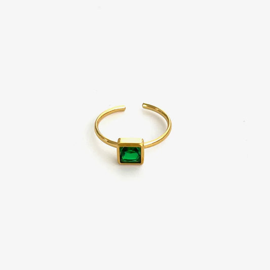 anillo abierto 316l acero inoxidable bañado en oro 18k con pedrería Loyobriyida fondo blanco