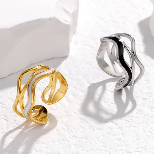 anillo acero inoxidable diseño ondas Loyobriyida fondo blanco