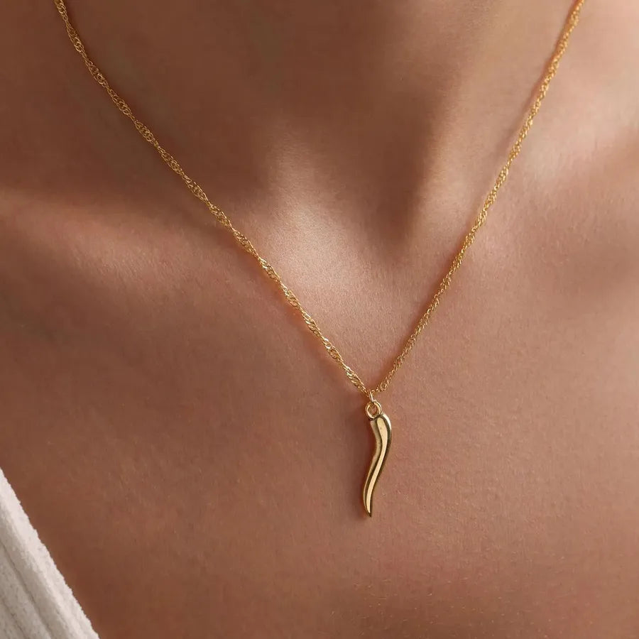 collar 304 acero inoxidable bañado en oro 18k sin piedra Loyobriyida fondo blanco