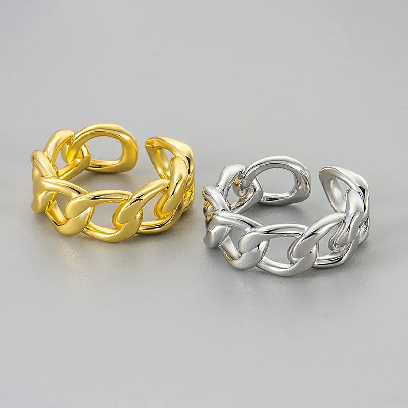 anillo cobre diseño geométrico Loyobriyida fondo blanco