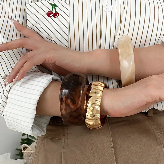 pulsera material/resin Loyobriyida fondo blanco