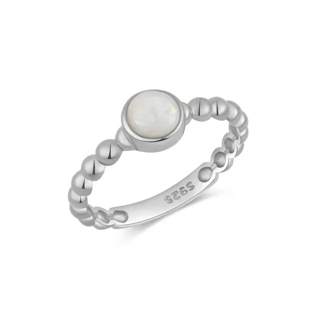 anillo 925 plata de ley con ópalo Loyobriyida fondo blanco