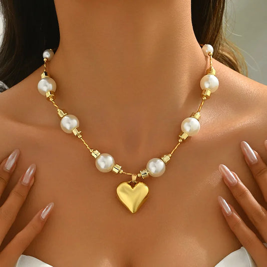 collar aleación diseño forma corazón Loyobriyida fondo blanco
