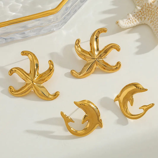 pendientes 304 acero inoxidable bañado en oro 18k diseño estrella de mar Loyobriyida fondo blanco