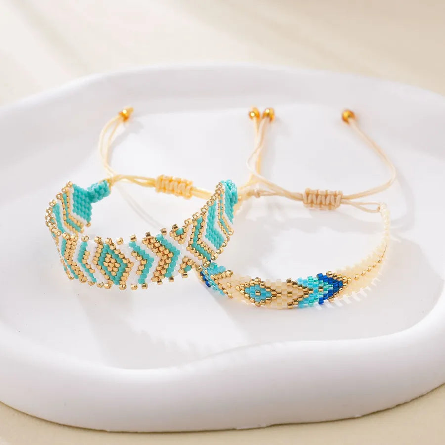 pulsera cristal diseño rhombus Loyobriyida fondo blanco