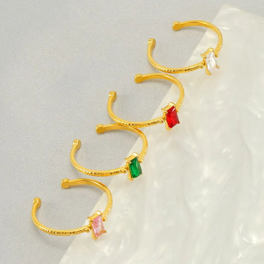 anillo abierto 304 acero inoxidable bañado en oro 18k con circón Loyobriyida fondo blanco