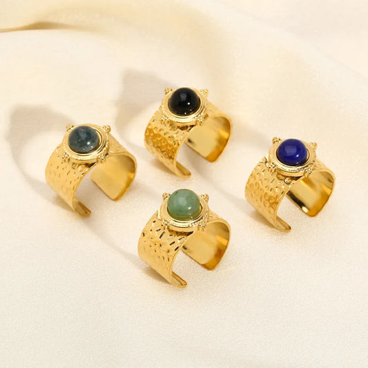 anillo abierto 304 acero inoxidable bañado en oro 18k con piedra natural Loyobriyida fondo blanco