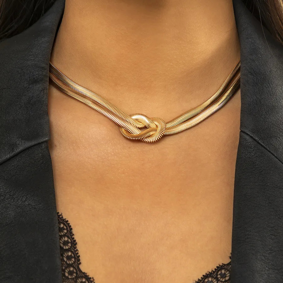 collar aleación diseño geométrico Loyobriyida fondo blanco