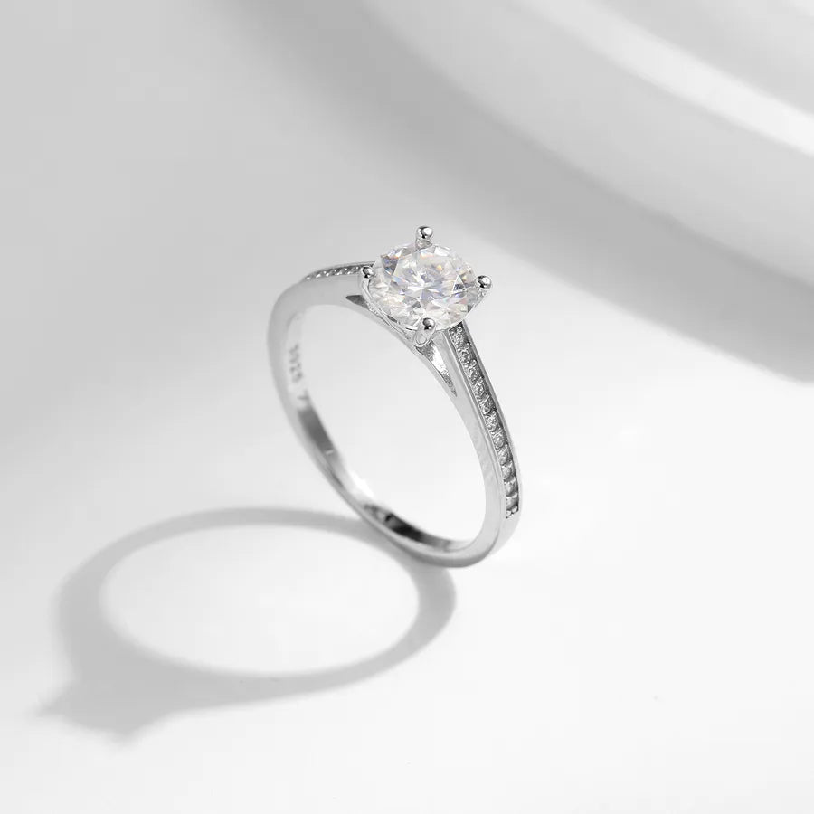 anillo 925 plata de ley con moissanite Loyobriyida fondo blanco
