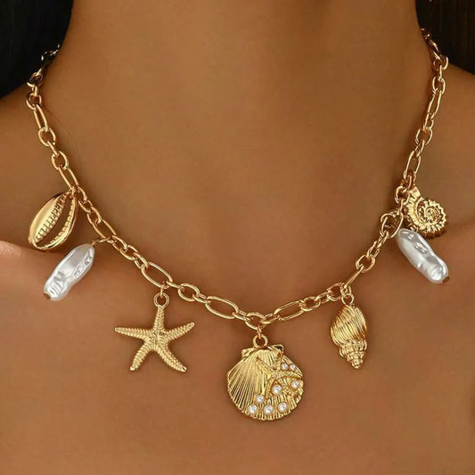 collar aleación bañado en oro diseño geométrico Loyobriyida fondo blanco