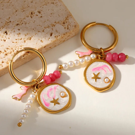 pendientes 304 acero inoxidable bañado en oro 18k con imitación perla Loyobriyida fondo blanco