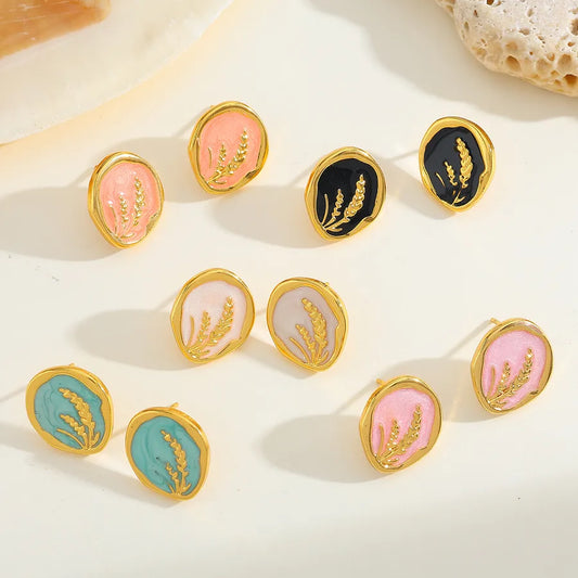 pendientes 304 acero inoxidable bañado en oro 18k diseño irregular Loyobriyida fondo blanco