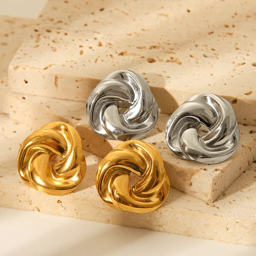 pendientes 304 acero inoxidable bañado en oro 18k diseño redondo Loyobriyida fondo blanco