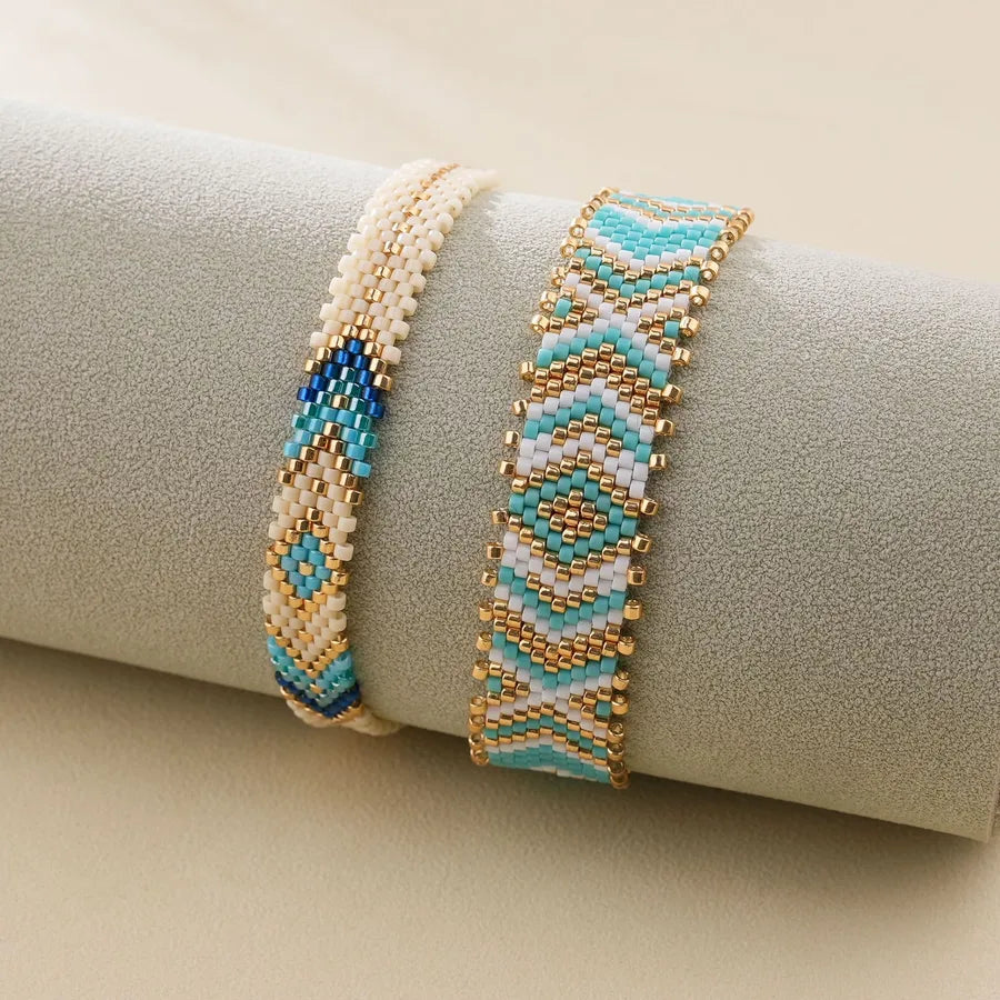 pulsera cristal diseño rhombus Loyobriyida fondo blanco