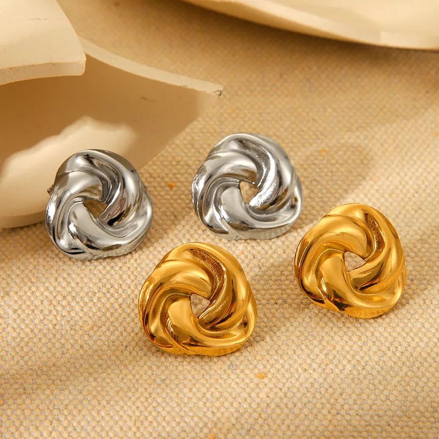 pendientes 304 acero inoxidable bañado en oro 18k diseño redondo Loyobriyida fondo blanco